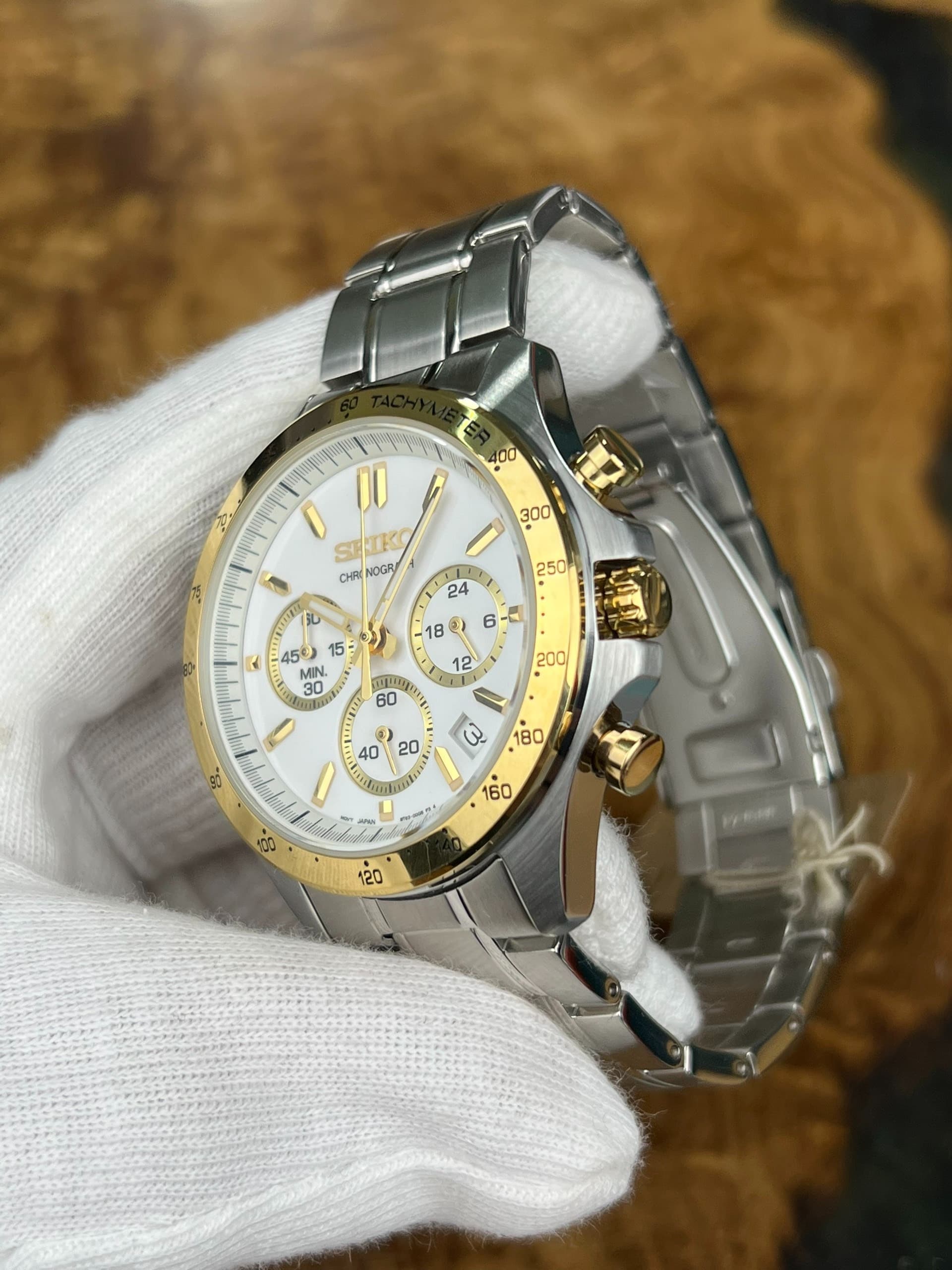 Seiko Spirit Chronograph 40mm White Dial with Gold Accents & Steel Bracelet