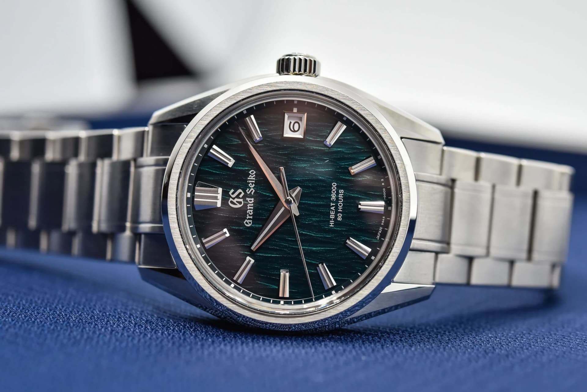 Discover the Elegance and Precision of the Grand Seiko Green Birch SLGH011